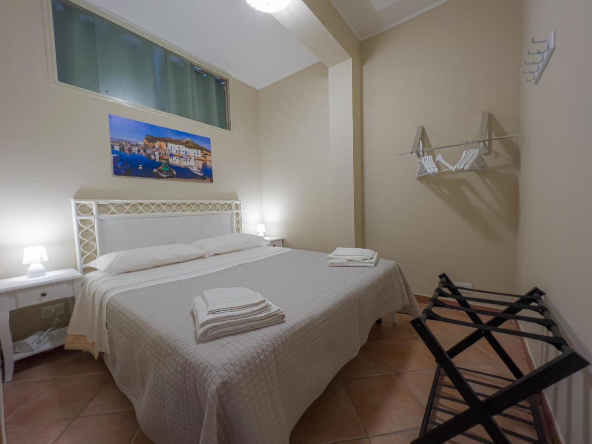 Egadi Apartments Favignana Bagian luar foto
